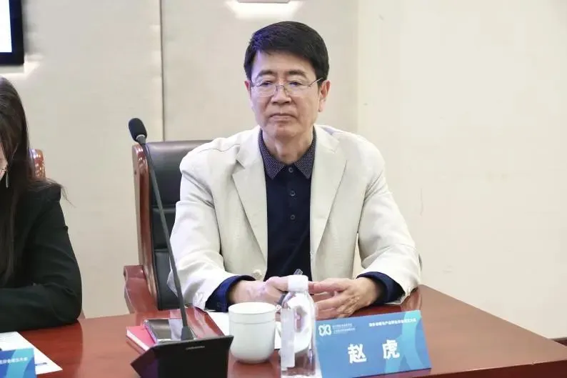 p4211-640 (6).png